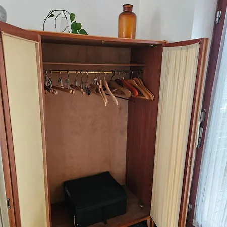 2 Zimmer Apartment-ferienwohnung Mit Balkon, Ausgestatteter Kueche Und Bad Апартаменты