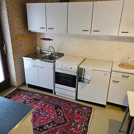 2 Zimmer Apartment-ferienwohnung Mit Balkon, Ausgestatteter Kueche Und Bad 호호베르크